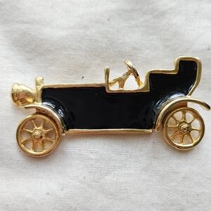 Vtg Classic Antique Car Enamel Brooch